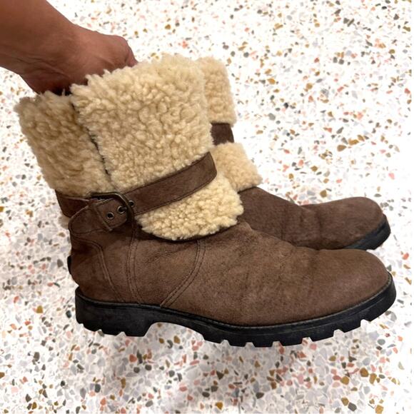 Ugg Australia Blayre Women’s Leather Boots belted with Shearling Cuffs, Size 6 - Picture 1 of 11